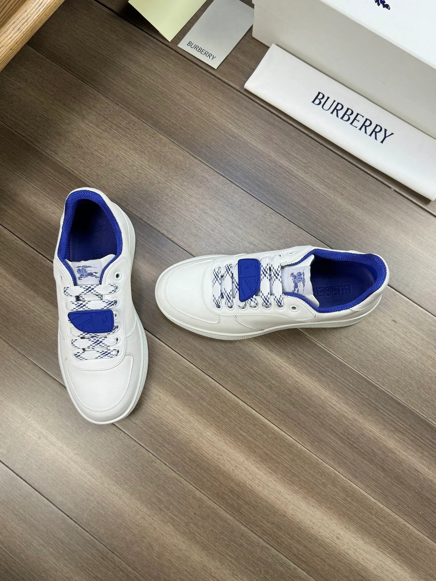 [BURBERRY] Burberry P400💰 - High-end quality original order 🔍🔍🔍 - Upper: imported 🔝 Nappa calfskin, tongue brand cloth label - Inner lining: canvas lining - Outsole: rubber; two-color molded outsole - Super high quality control and fine workmanship: highlighted (high-end, extravagance, grade) -Size: 38-44 (Male 45, can be customized)